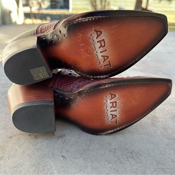 Ariat Dixon Studded Ankle Boots Red Snake Western Cowgirl Size 6.5 NIB - Picture 8 of 13